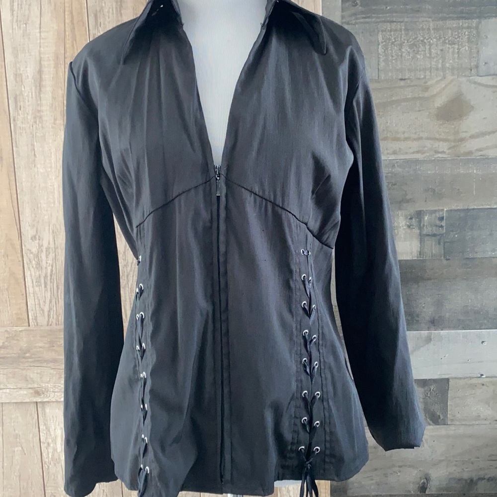 The Design Loft Unique Blouse with Tied Laced Bodice